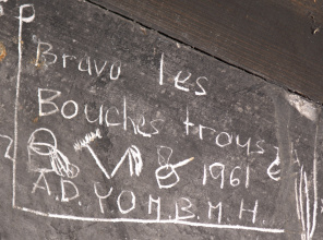 Graffitis ancien orphelinat Pinchat